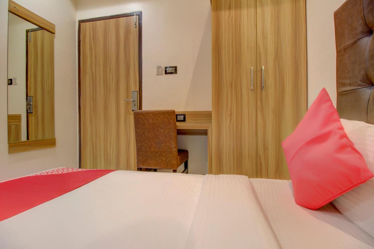 Oyo 76180 Hotel Meriton Mumbai Dış mekan fotoğraf