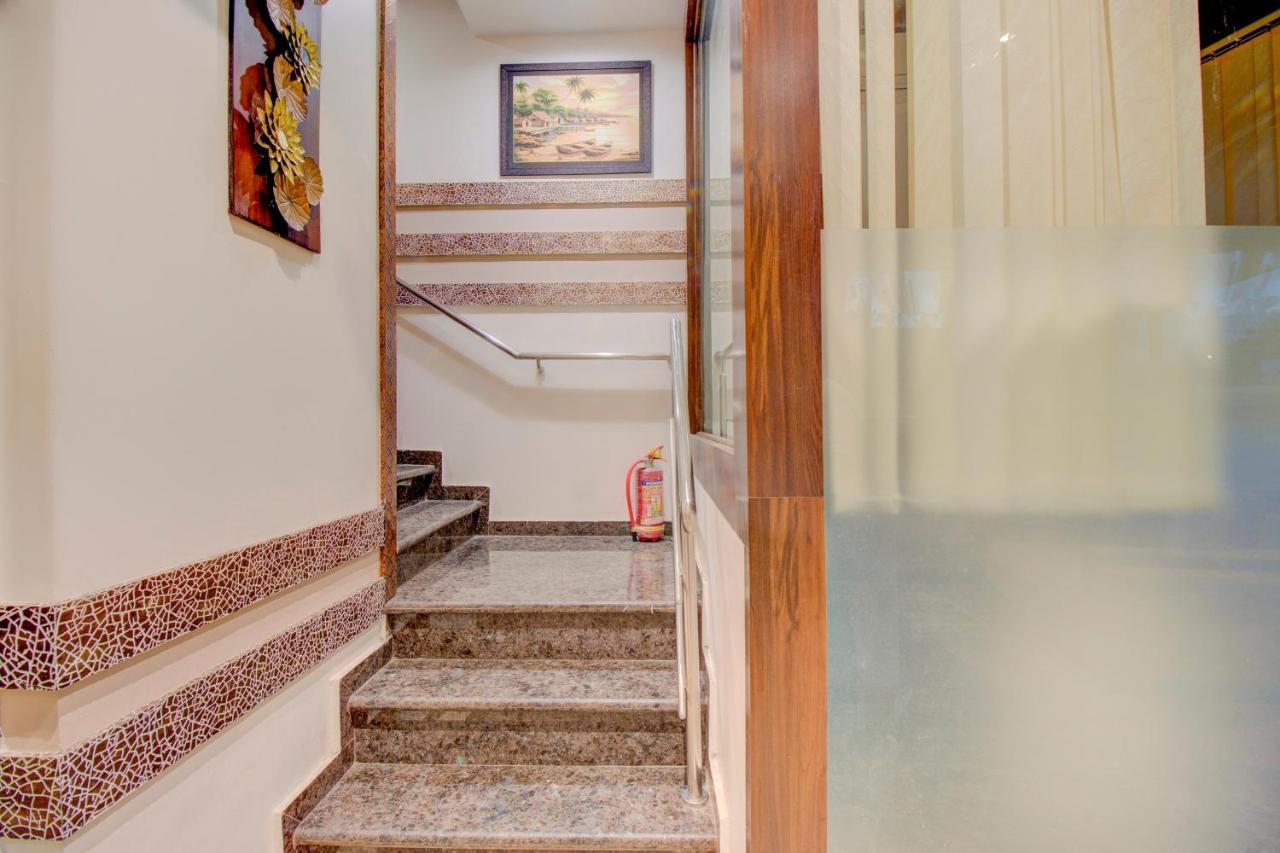Oyo 76180 Hotel Meriton Mumbai Dış mekan fotoğraf