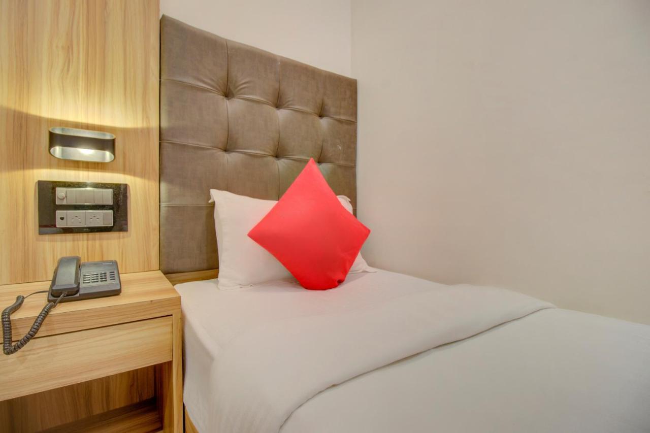 Oyo 76180 Hotel Meriton Mumbai Dış mekan fotoğraf